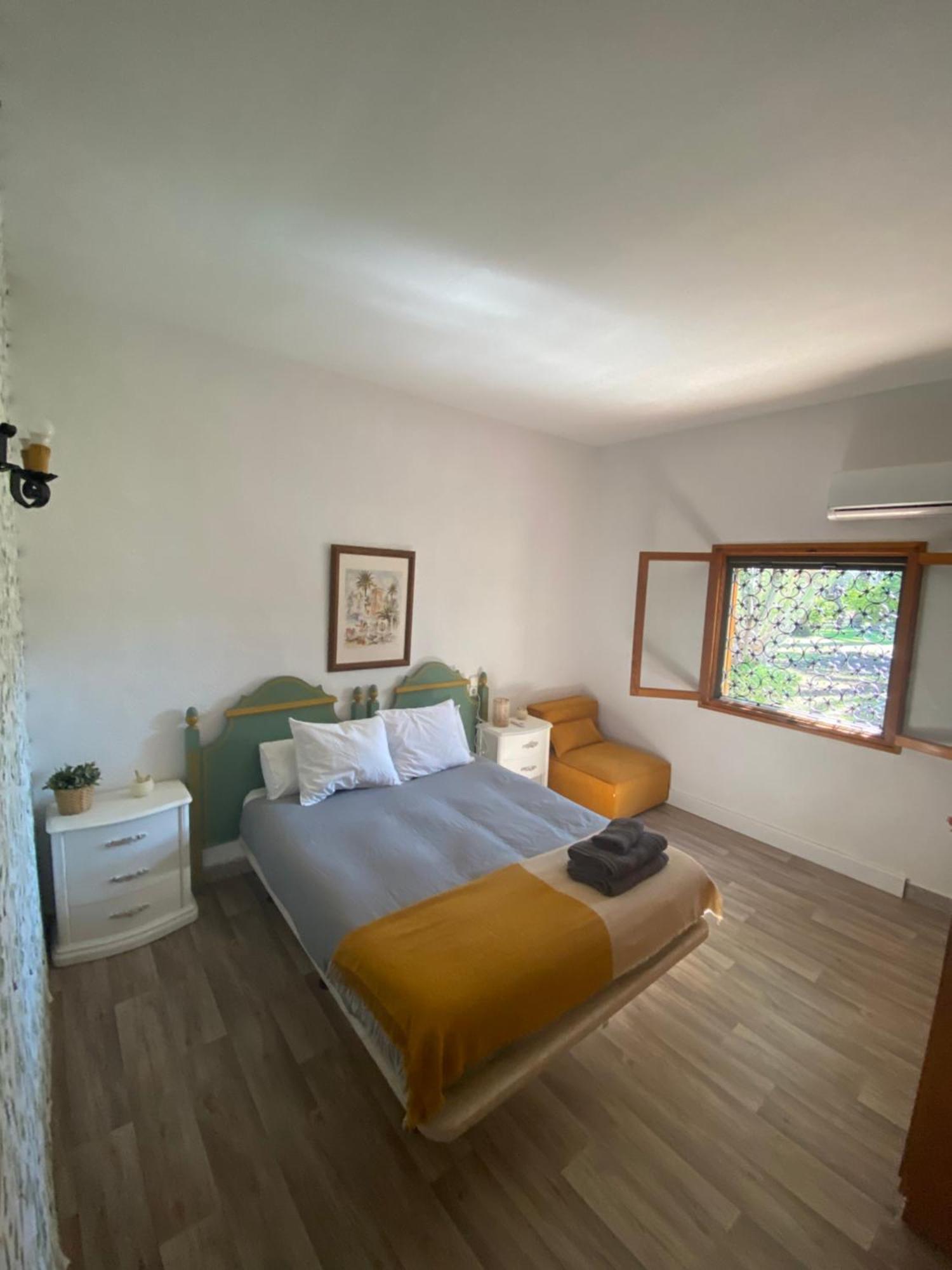 エルチェ Pink Lemon House Bed & Breakfast エクステリア 写真
