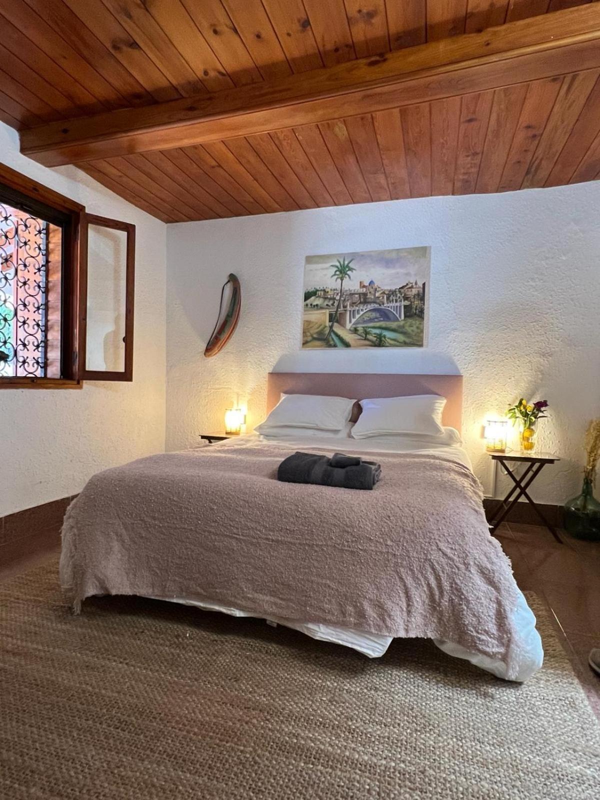 エルチェ Pink Lemon House Bed & Breakfast エクステリア 写真