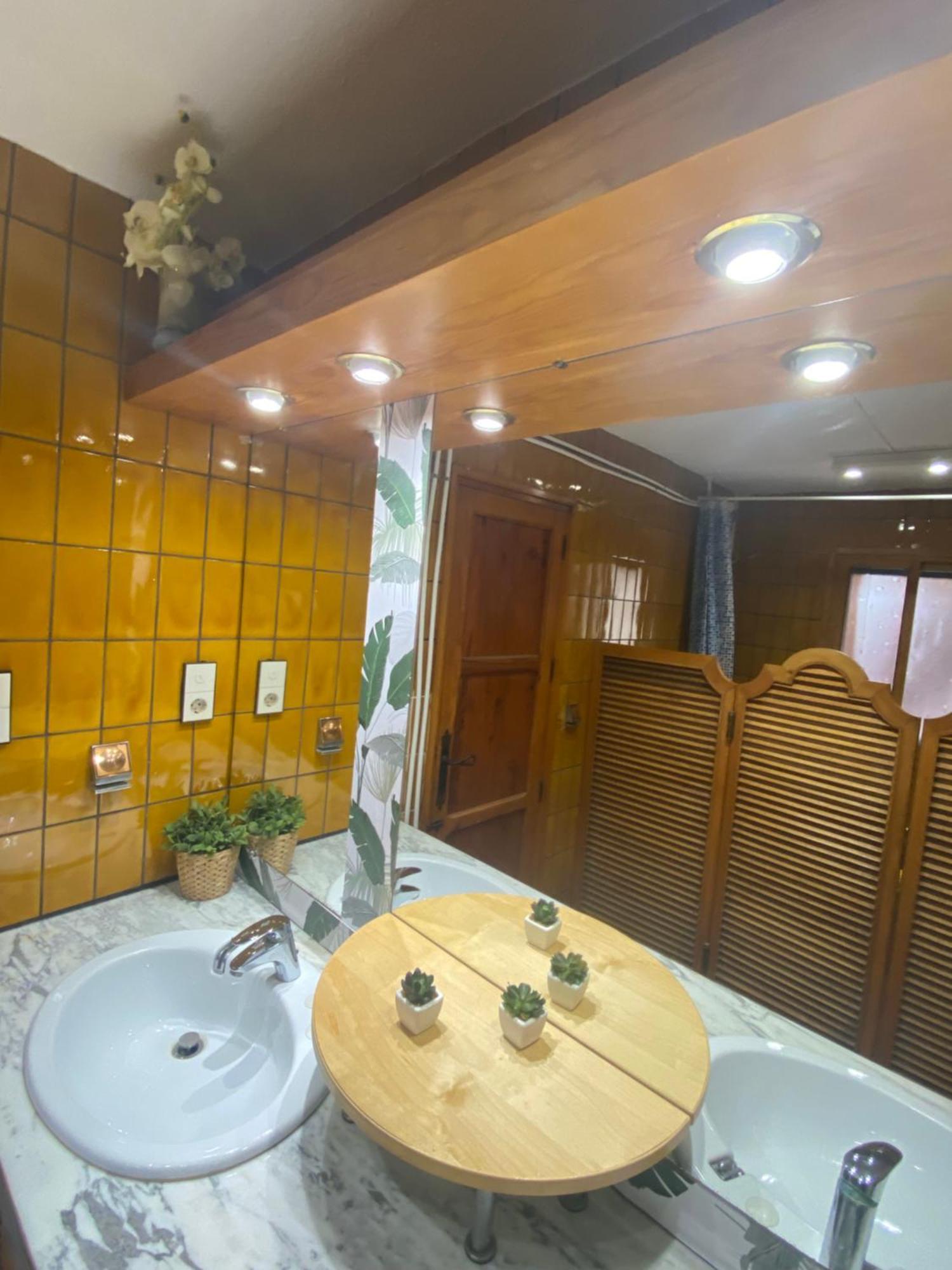 エルチェ Pink Lemon House Bed & Breakfast エクステリア 写真
