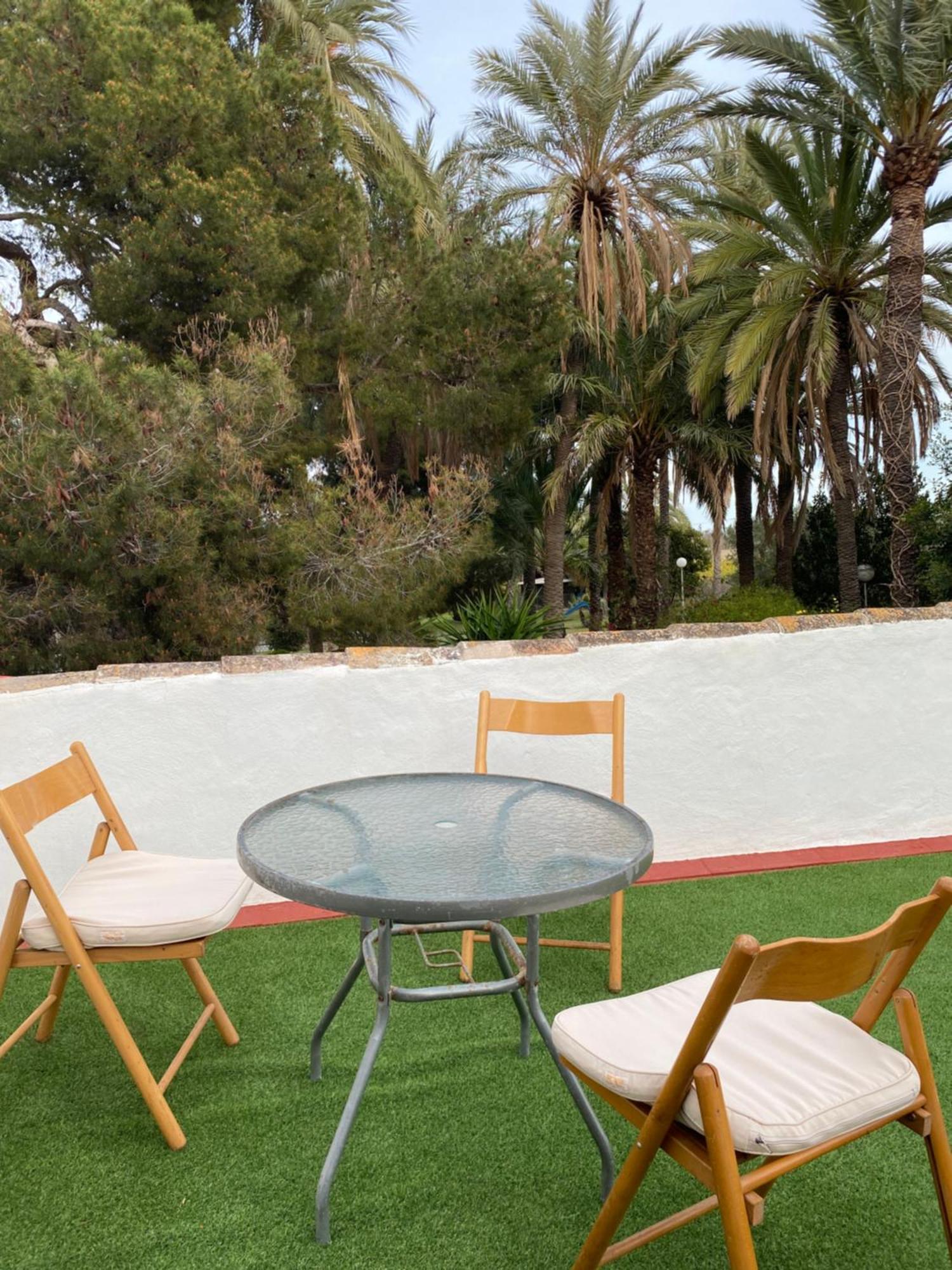 エルチェ Pink Lemon House Bed & Breakfast エクステリア 写真